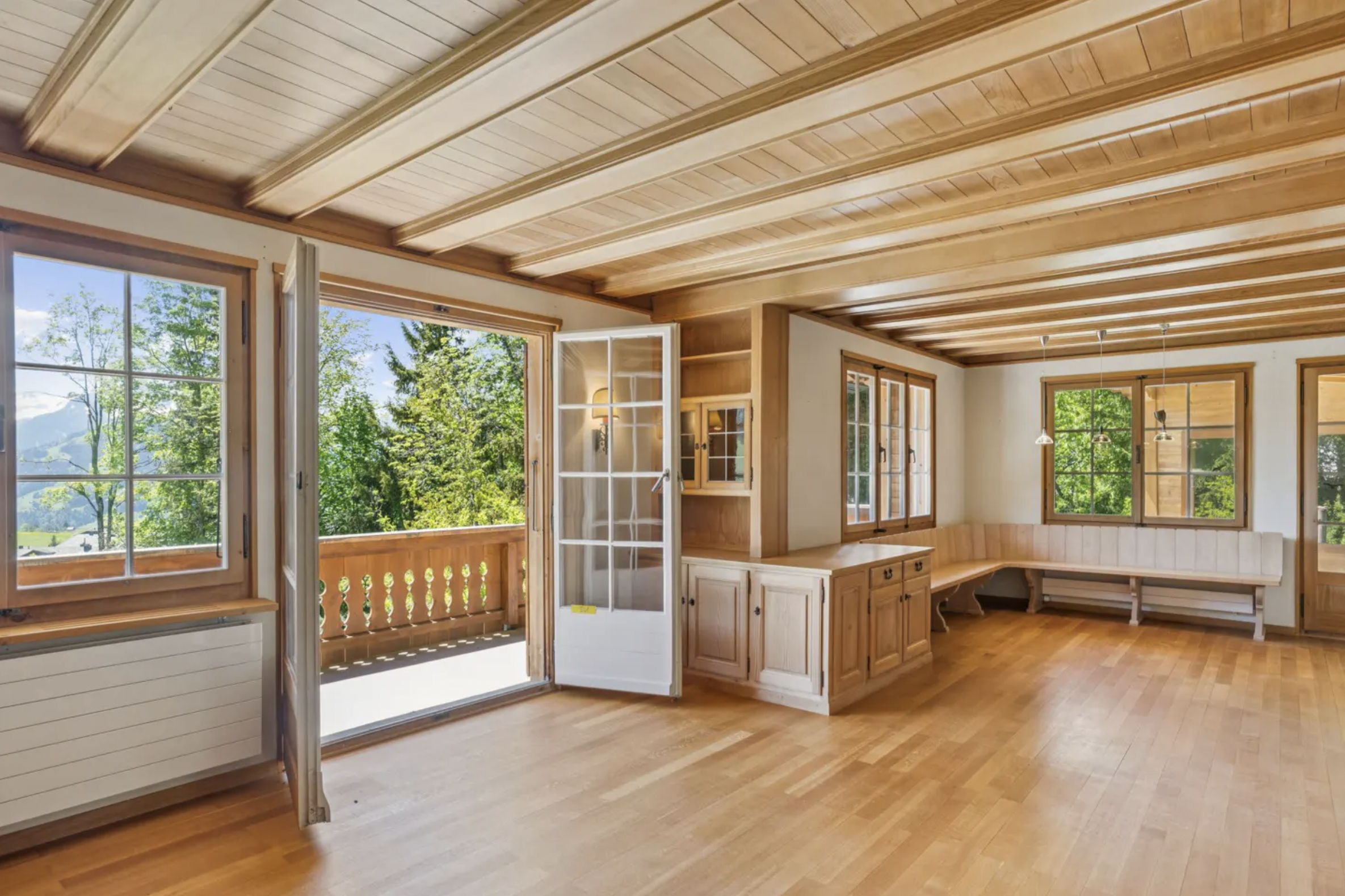 A Private Alpine Retreat with Panoramic Mountain Views